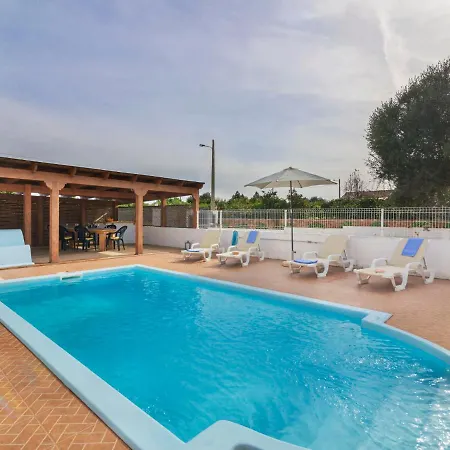 Holiday Casa Feliz
